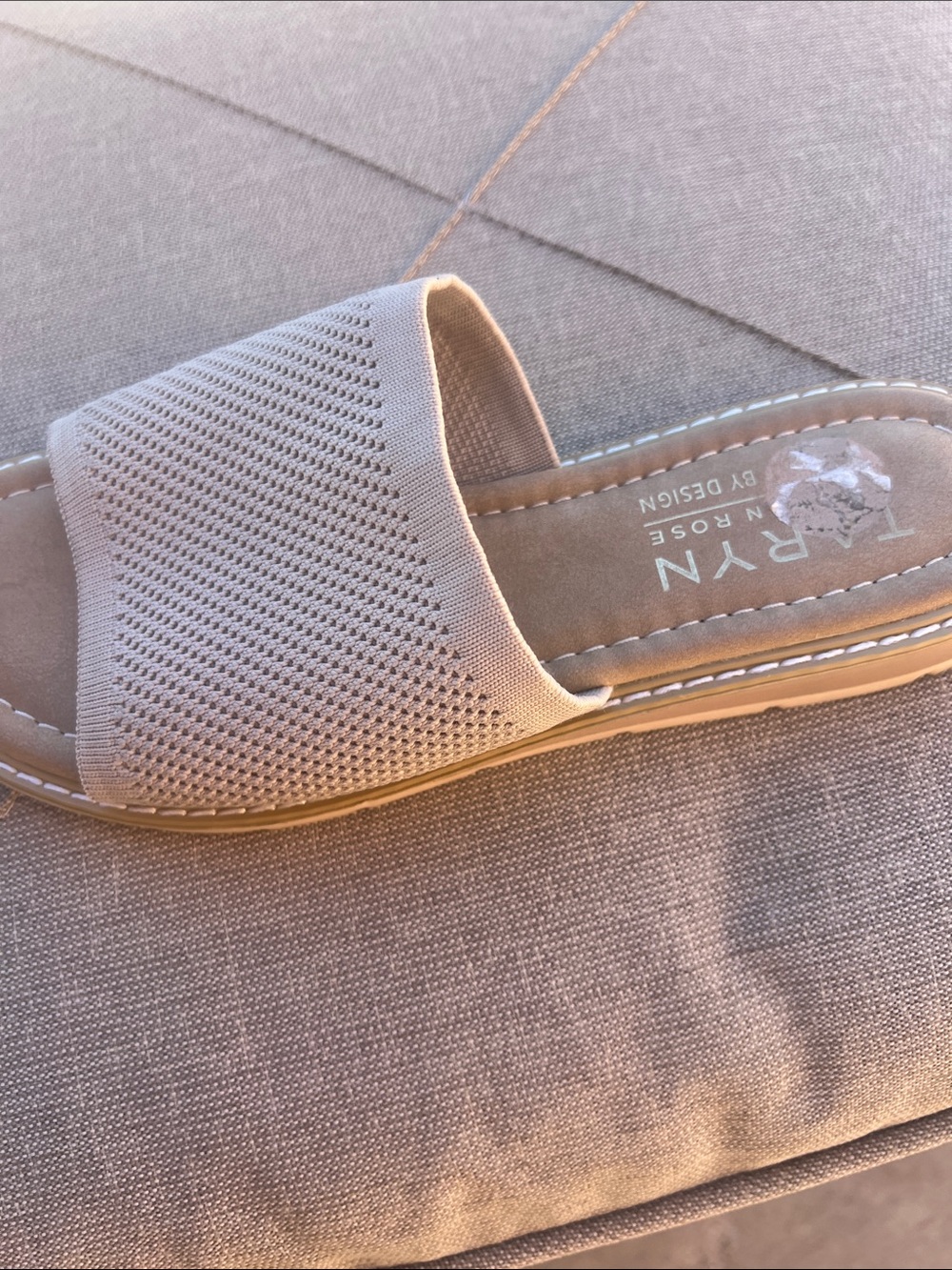 Taryn rose Knit beige Slide Sandals sz 7.5